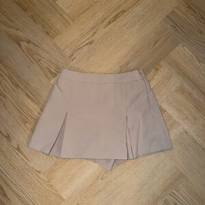 Dynamite Pleated Skort in Light Beige